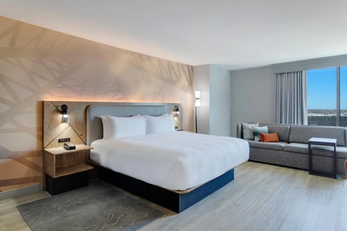 Queen Room Near CityView Park Houston HOU 1 Luxury Bookings