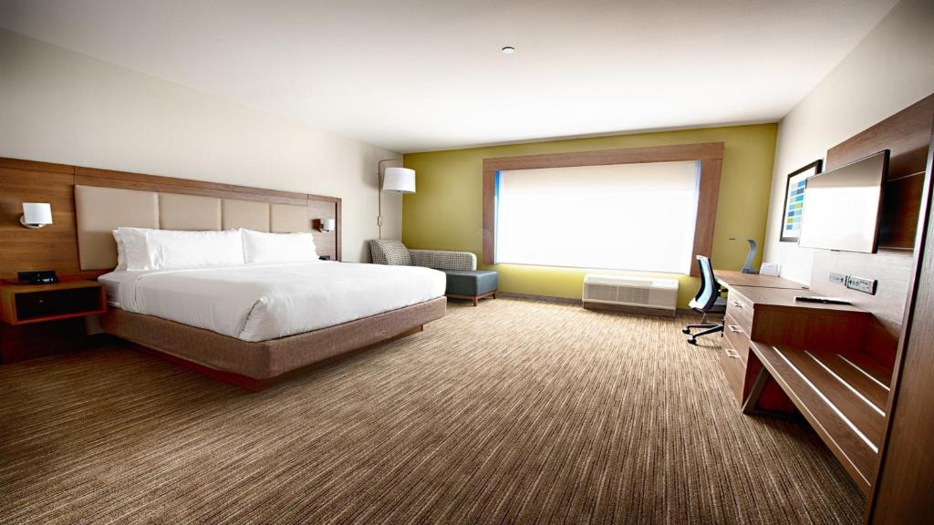 Standard Room Near Windwater Village HOU Luxury Bookings