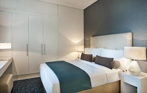 Deluxe Room With Skyline View Near Bay Avenue Park 1 Luxury Bookings