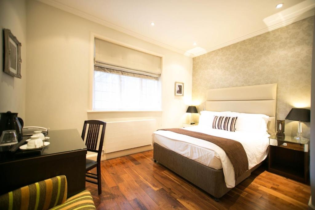 Queen Room Near Hendon House LON Luxury Bookings