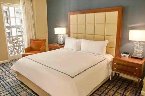 Deluxe Guest Room Near AT&T Headquarters DAL 1 Luxury Bookings
