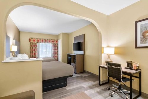 Queen Suite Near JVC Family Medicine HOU 4 Luxury Bookings