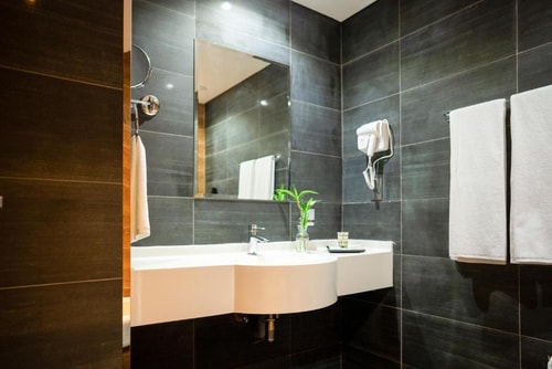 Deluxe King Or Twin Room Near Jewel Creek Tunnel 4 Luxury Bookings