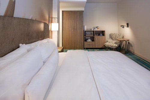 King Room Near Chipotle Mexican Grill DAL 1 Luxury Bookings