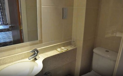 Double Or Twin Room Near Telefonzelle LON 3 Luxury Bookings