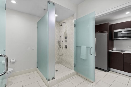 King Studio Near The UPS Store MIA 10 Luxury Bookings