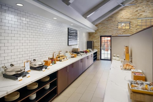 Studio Suite Near Glazer's Beer and Beverage DAL 10 Luxury Bookings