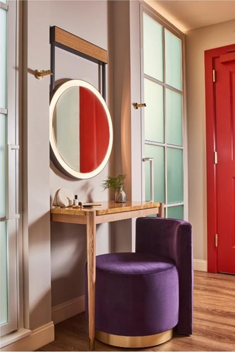 King Room Near Blue Print Showroom DAL 5 Luxury Bookings