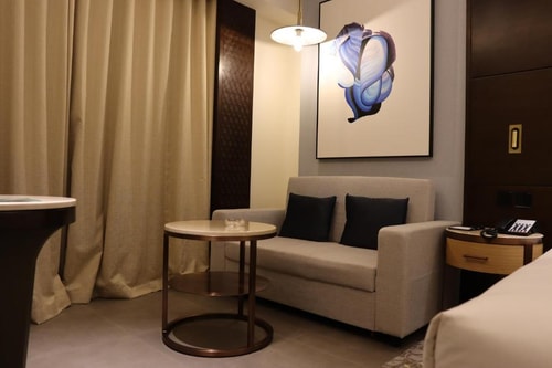 Luxury King Room Near Indigo Hotel Downtown Dubai 3 Luxury Bookings