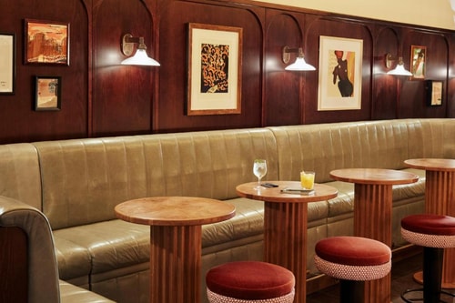 Queen Room Near Bush Theatre LON 8 Luxury Bookings