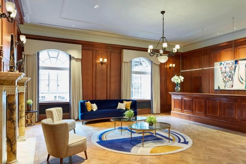 Deluxe King Room Near The Graffiti Tunnel LON 6 Luxury Bookings