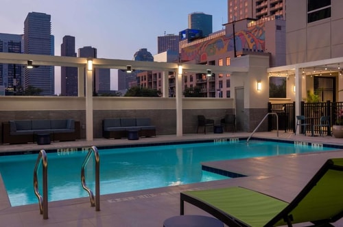 King Room Near Toyota Center HOU 13 Luxury Bookings