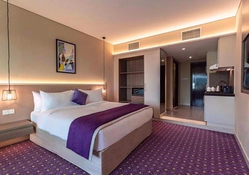 Deluxe King Or Twin Room Near Mazaya Centre Ad Luxury Bookings