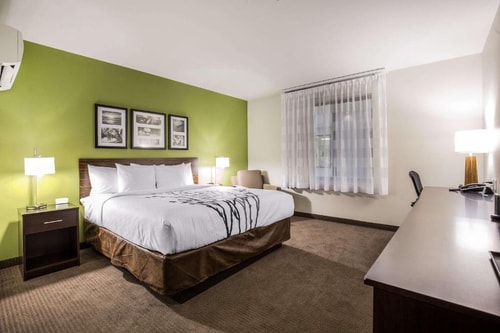 King Room Near ELCO Administrative Services DAL Luxury Bookings