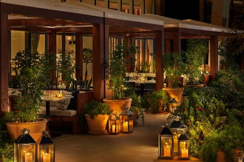 Deluxe King Room Near Zayed Heritage Center 18 Luxury Bookings