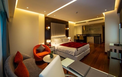 Studio Apartment Next To Financial Centre Metro 3 Luxury Bookings