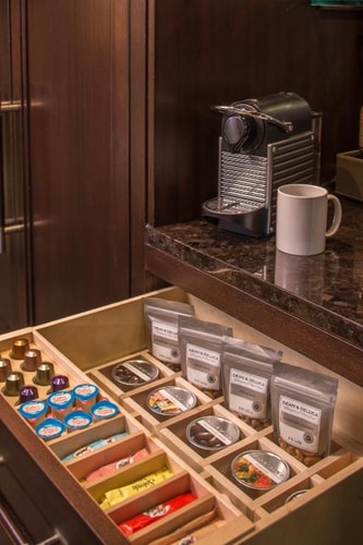 Luxury King Room Near Memorial Park HOU 3 Luxury Bookings