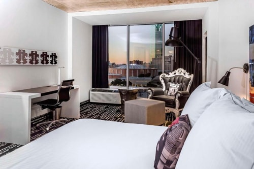 King room Near The Richman Law Firm DAL Luxury Bookings