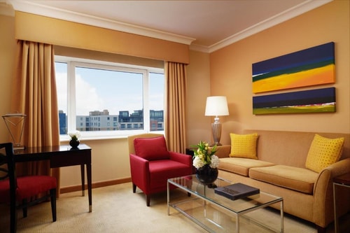Chelsea King Suite Near Emex Software LON 6 Luxury Bookings
