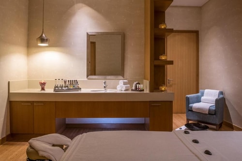 One Bedroom Apartment near Al Ghurair Center 8 Luxury Bookings