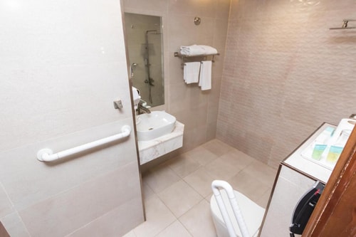 Deluxe Room Near New West Zone Market Ab 17 Luxury Bookings