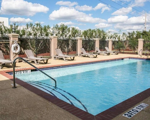 King Room Near Revolution Soccer Complex HOU 12 Luxury Bookings