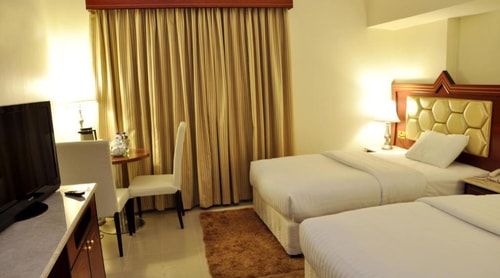 Standard King Or Twin Room Near Deira Clocktower 1 Luxury Bookings