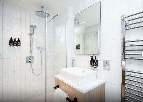 Studio Near Empire Textiles LON 5 Luxury Bookings