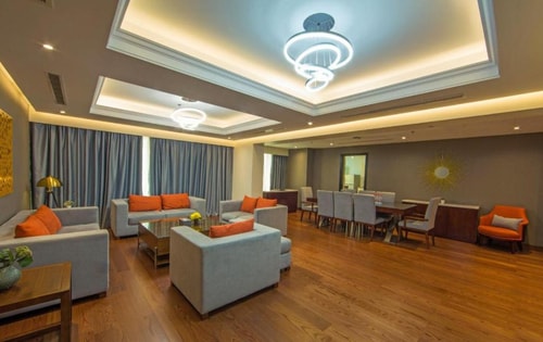 Studio Apartment Next To Financial Centre Metro 16 Luxury Bookings