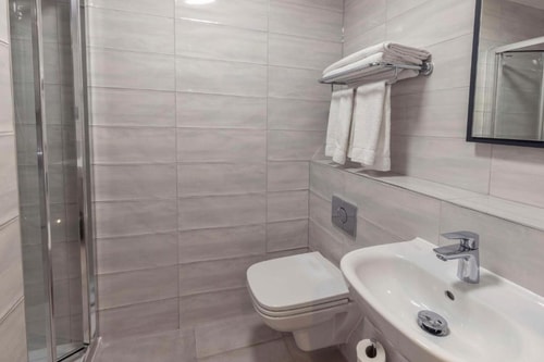 Standard Double Room Near Marcus Garvey Park LON 6 Luxury Bookings