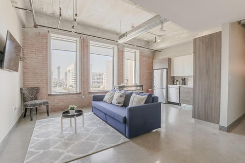 One Bedroom Near Akard Plaza DAL 5 Luxury Bookings