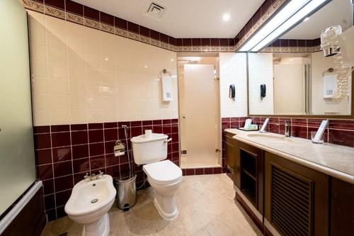 Premium King Or Twin Room Near Satwa Roundabout 4 Luxury Bookings