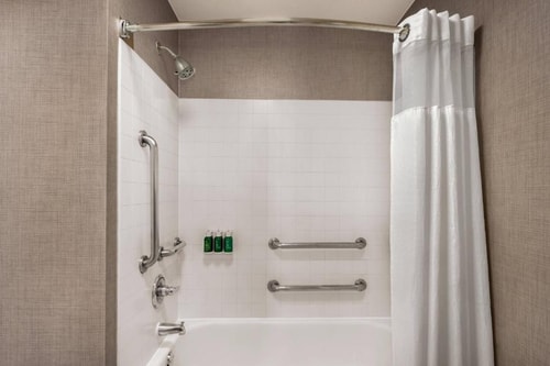 King Studio Suite Near Willowbrook WWTP HOU 7 Luxury Bookings
