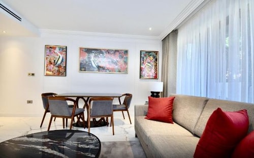 1 Bedroom Deluxe Apartment Near Barclays Bank LON 6 Luxury Bookings