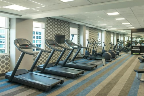 Guest King Or Twin Room Near Hazza Zayed Stadium 14 Luxury Bookings