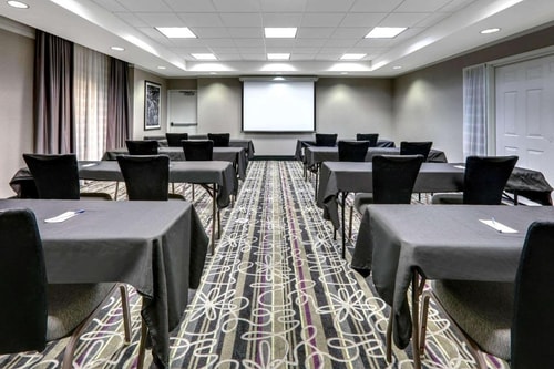 Deluxe Room Near Park Fountains DAL 7 Luxury Bookings