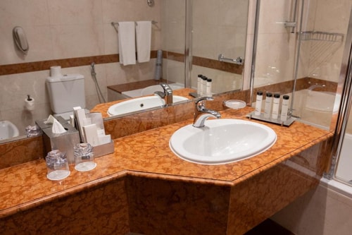 Studio Apartment near to Dubai Internet City Metro 8 Luxury Bookings