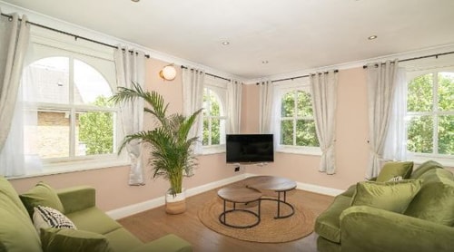 One Bedroom Apartment Near Tantric Journey LON 7 Luxury Bookings