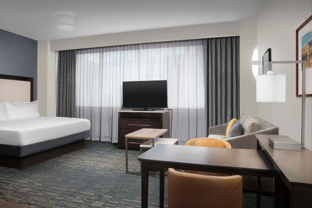 Studio Suite Near Dallas Underground Walkways DAL Luxury Bookings