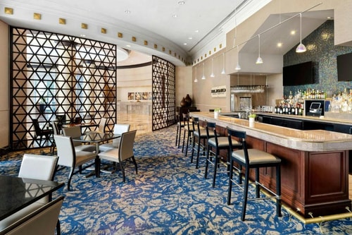 King Room Near Heart of Texas Classic DAL 8 Luxury Bookings