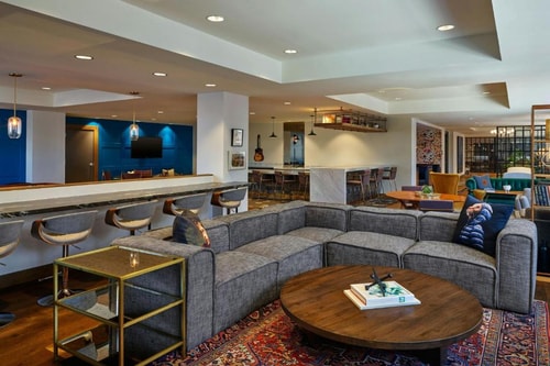 Queen Room Near James W Aston Park DAL 12 Luxury Bookings