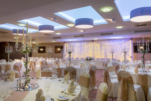 Double Room Near The Siege Museum LON 11 Luxury Bookings