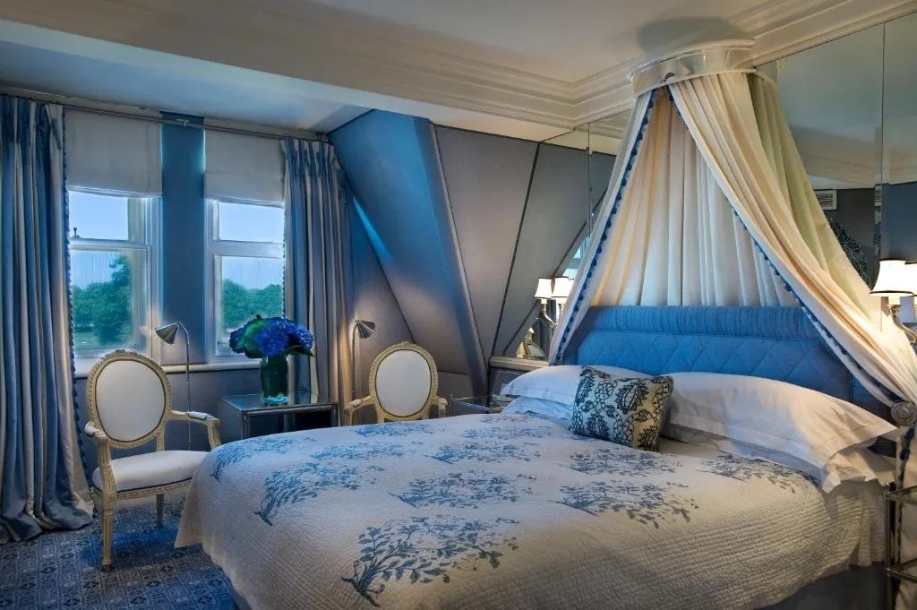 Deluxe King Room Near Holland Park LON Luxury Bookings