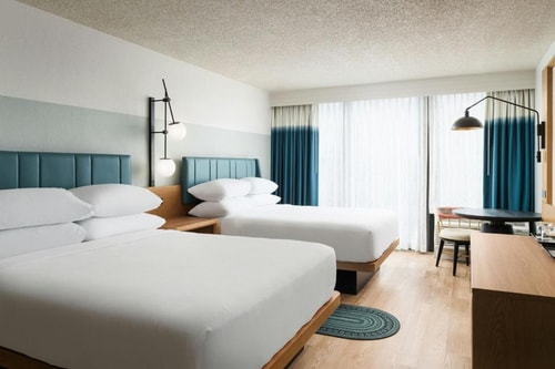 Queen Room Near Circle K ORL 1 Luxury Bookings