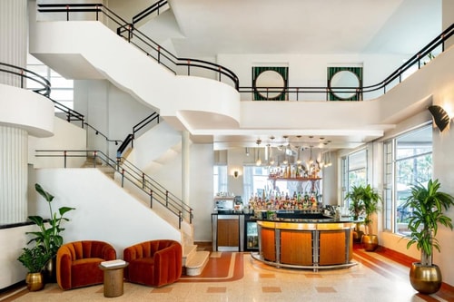 Deluxe King Room Near Coyote Taqueria MIA 6 Luxury Bookings