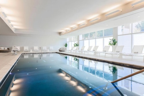 King Studio Near Main Street Garden Park DAL 5 Luxury Bookings