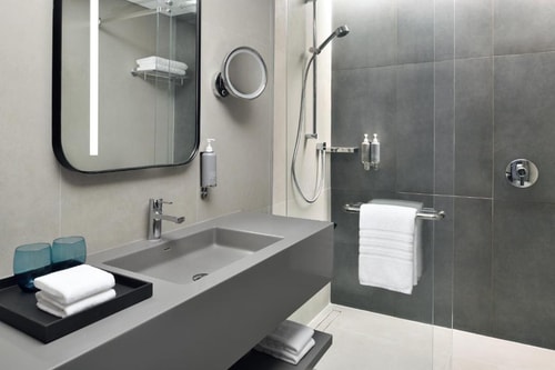 Standard King Or Twin Room Near Al Satwa Park 1 6 Luxury Bookings