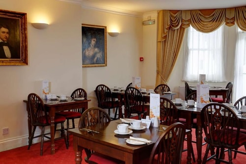 Double Room Near Hereward House School LON 10 Luxury Bookings