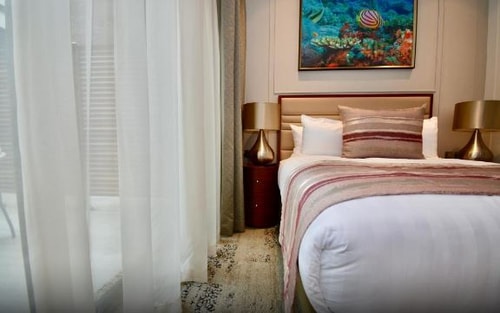 2 Bedroom Deluxe Apartment Near Barclays Bank LON 3 Luxury Bookings