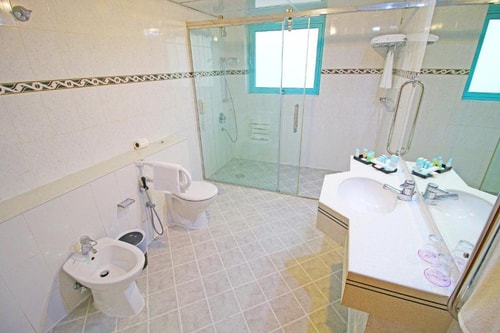 Premier King Or Twin Room Near Public Library 5 Luxury Bookings